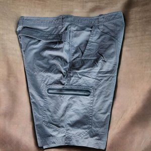 NWOT ULTIMATE TERRAIN Hiking Shorts Size 32